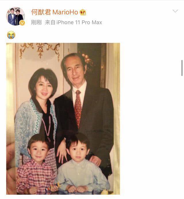 [赌王]何猷君发儿时和父亲的合影悼念何鸿燊，没有文字只有大哭的表情