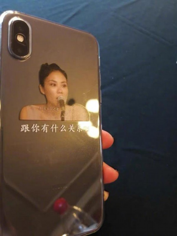 【王菲女儿】王菲为李嫣庆生 二人依偎浅笑宛如姐妹花
