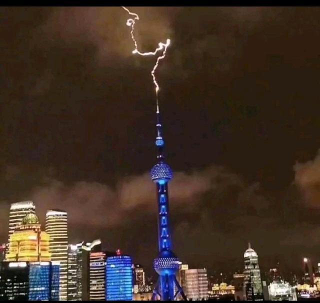 东方明珠塔|