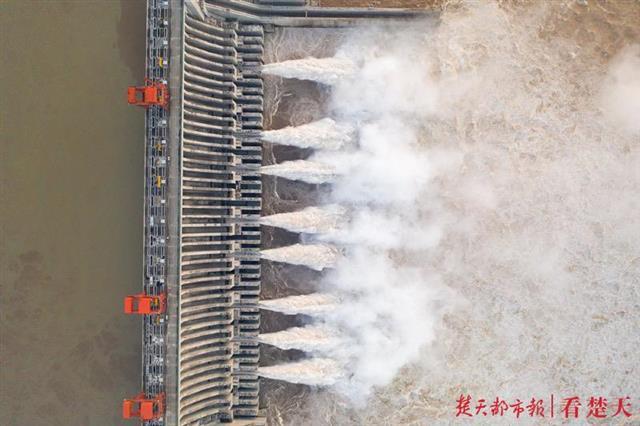 梯级水库|