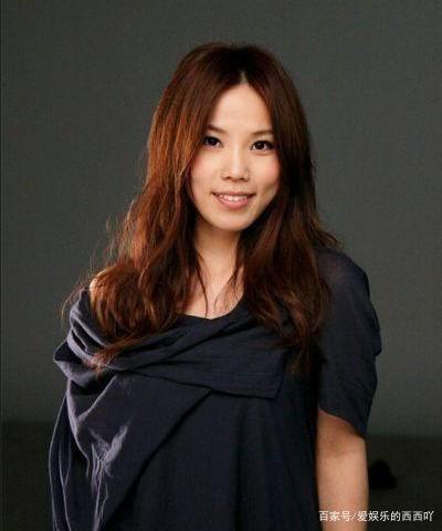 李佳薇|