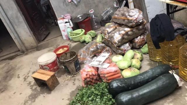 行业语|饿了么回应7道菜仅1道正品 停止骑手配送资格,与消费者沟通后续事宜