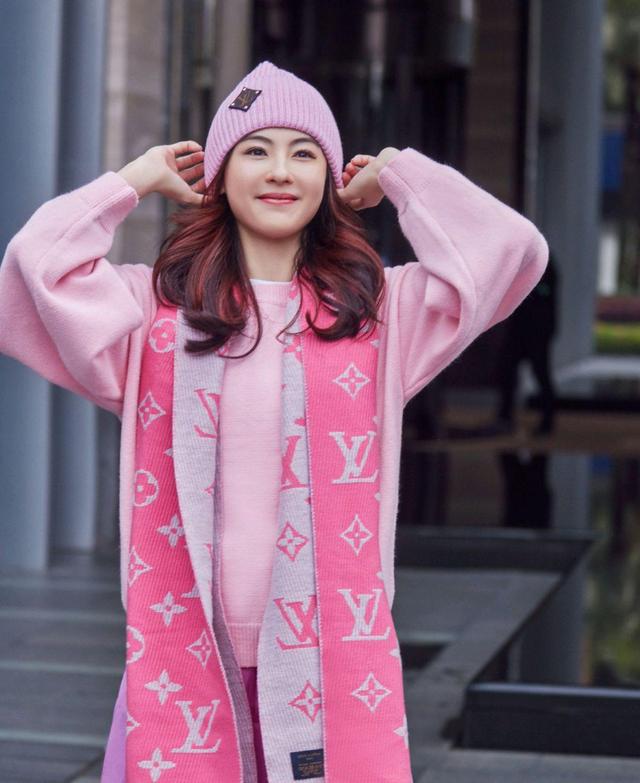 王菲怀孕|谢霆锋被拍到去王菲家过夜 此前频爆分手消息 感情一度成谜