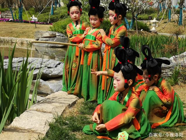 小儿垂钓|儿童版唐宫小姐姐来了 萌宝穿越回唐代体验传统文化巨大魅力