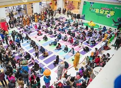 手机|河南一商场举办发呆比赛 网友调侃:都是袁爷爷的功劳