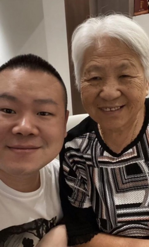 母亲|岳云鹏带全家坐游艇 网友：这是炫幸福，炫的好！