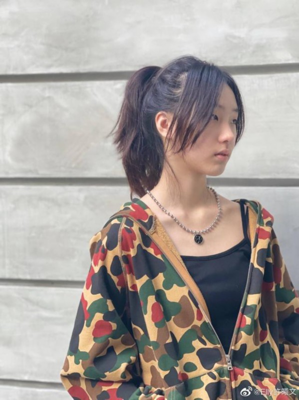 女儿|大女儿晒照秀身材遭小S吐槽 网友：真是亲妈啊