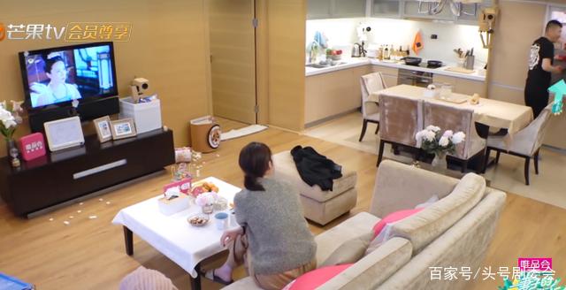 真人秀|程莉莎回应给婆婆穿一次性拖鞋 所谓“真人秀”并不全是真人秀