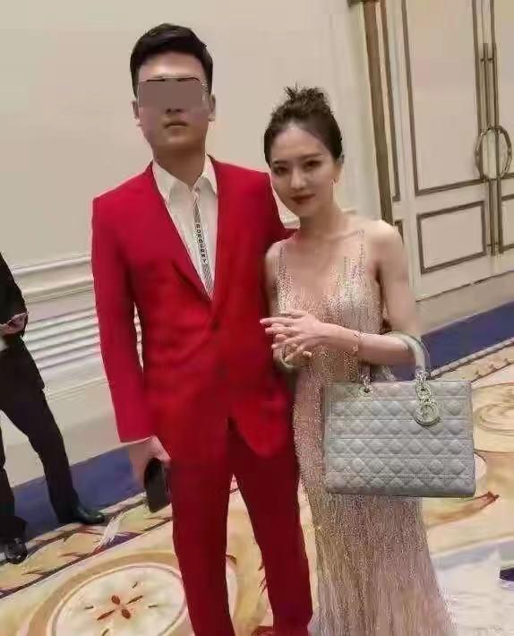 女儿|项思醒爸爸首次回应女儿劈腿事件 网友：抑郁症不想背这口锅