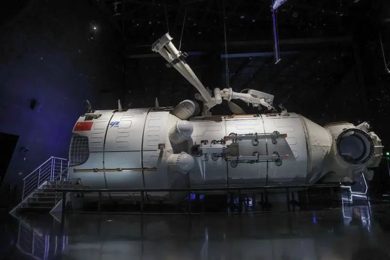 月球陨石|上海全球最大天文馆18日开馆 超多打卡点等你来探索