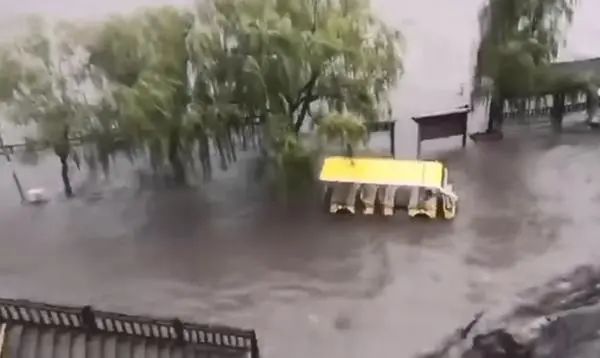 暴雨|少林寺水流成河、龙门石窟水位满溢！河南文物局局长哭了