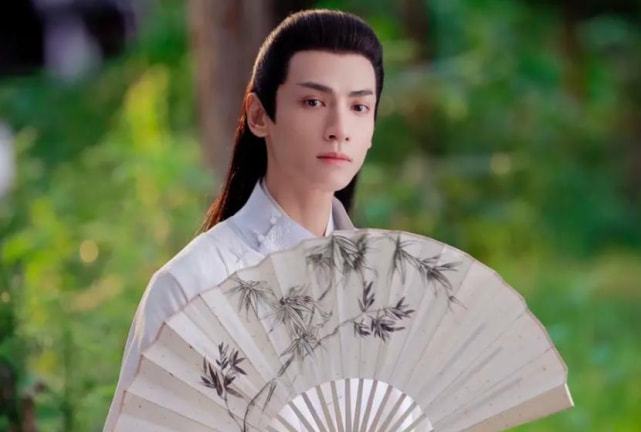 演员|粉丝心疼不已，罗云熙拍戏意外受伤！对手演员发文致歉并否戴戒指