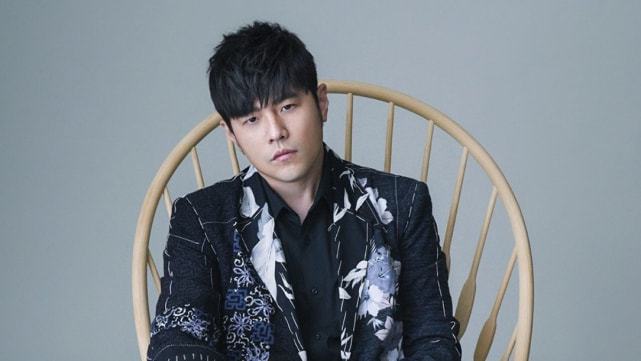 演员|粉丝心疼不已，罗云熙拍戏意外受伤！对手演员发文致歉并否戴戒指