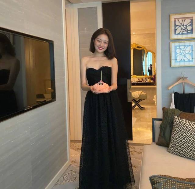 宣传视频|讨好市场错了吗？劳斯莱斯请网红代言，王思聪开怼：很low