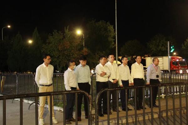 海航集团|白金卡旅客回应拍摄海航空姐瑟瑟发抖照:公交卡用户也可以提意见