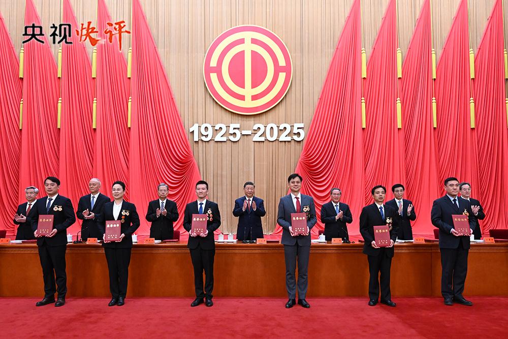 https://pics4.baidu.com/feed/b3119313b07eca800db312508c3b53d2a04483fe.jpeg@f_auto?token=adf0986f9779f26ccb8736a8f57f1e18