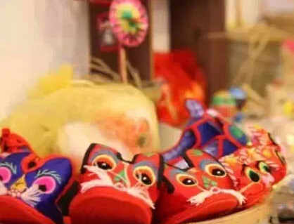 点击图片进入第一页