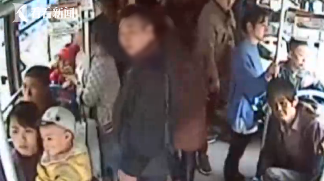偷女警手机的后果先被“审讯”后被一路追赶