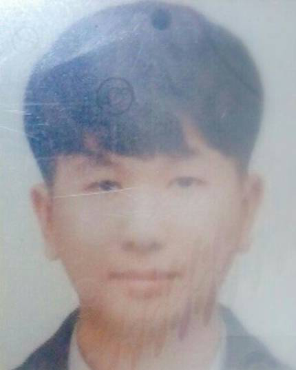 n号房@韩国“N号房”18岁共犯姜勋今被公开示众，当场连声道歉