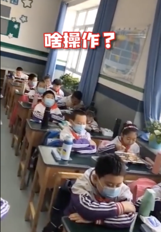 『学校』上课十分钟，厕所半小时！厦门一学校学生错峰排队上厕所像进考场