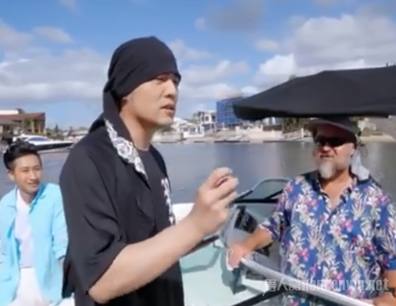 「说英语」一开口就被撩到！周杰伦说英语好苏，网友：还有什么是小公举不会的