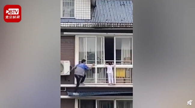 爬楼：海尔奖励60万住房？爬楼救人小哥回应：奖励太大太重了