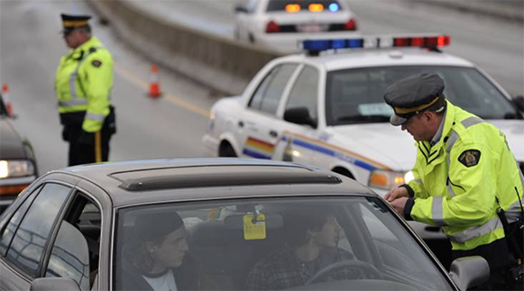 男子|成了名人！波兰一男子驾考192次未通过，从33岁一直考到了55岁