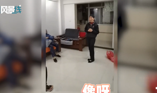 成泪人|感动！当兵三年儿子首次回家，妈妈哭成泪人