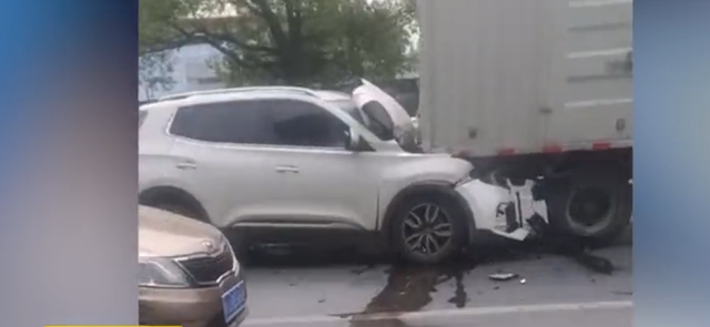 追尾事故|奇怪的交通事故:追尾后仓皇逃走 警方通报追尾车辆后座发现女尸