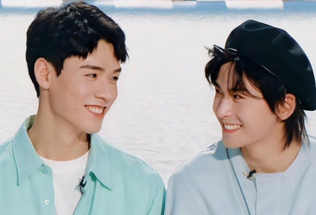 张哲瀚|龚俊为张哲瀚庆生 戏外互动让粉丝大呼：“等一早上值了！”