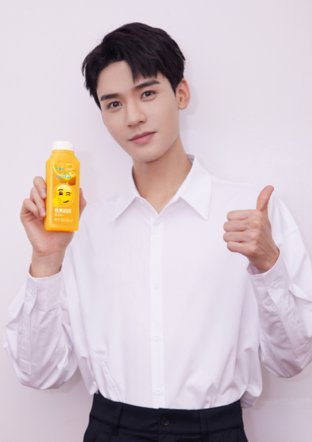 张哲瀚|龚俊为张哲瀚庆生 戏外互动让粉丝大呼：“等一早上值了！”