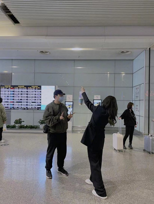 沈梦辰|杜海涛沈梦辰否认分手，晒甜蜜合照，网友：不结婚很难收场