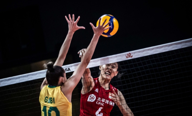 得分能力|四连败结束！中国女排3-2逆转击败巴西，张常宁爆发轰36分