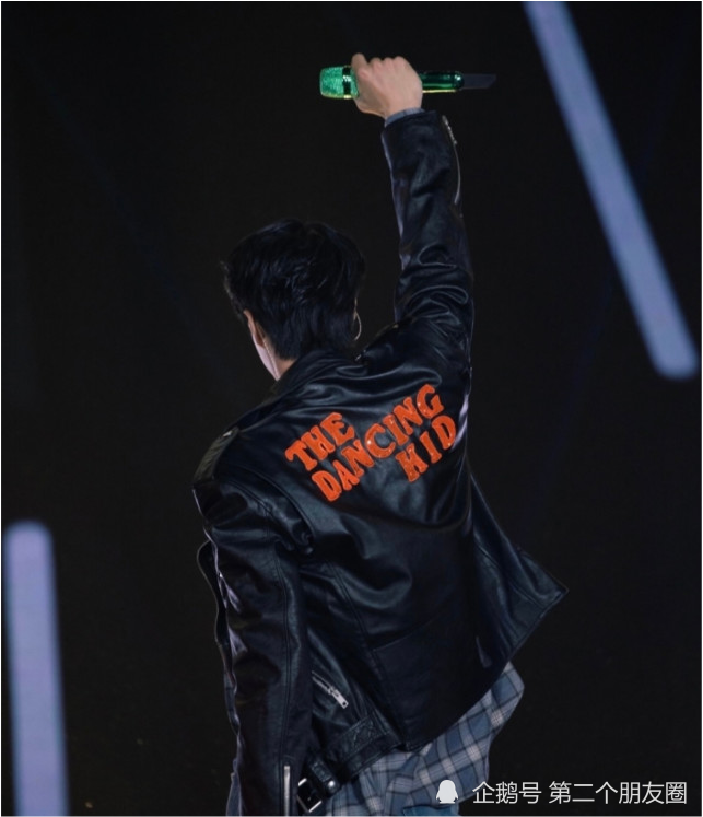 粉丝|私车太可怕!王一博车上疑似被装追踪定位器,粉丝对公司的反应不满