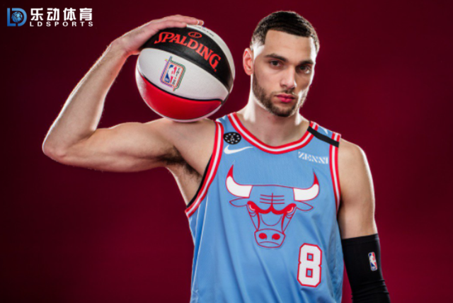 拉文|美国男篮只剩8名队员飞往东京 能否找人顶替仍是未知数