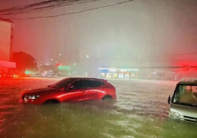 红色预警信号|新疆百万个馕驰援河南 风雨面前，我们一起扛！