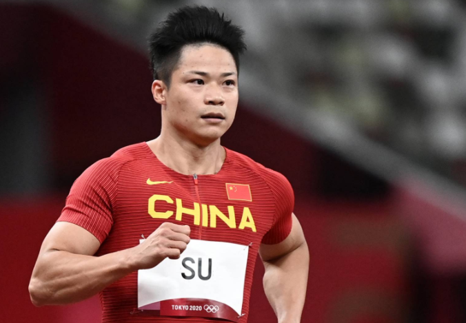 进入国家队|奇迹！奥运百米进决赛，苏炳添身披国旗哽咽：完成了梦想
