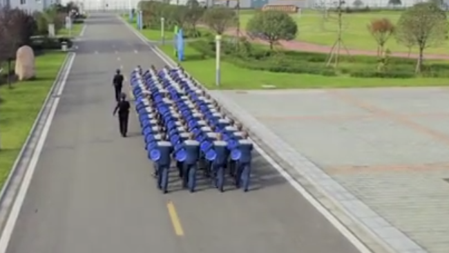 监狱|监狱拍视频介绍高墙内的世界 道路千万条,守法第一条