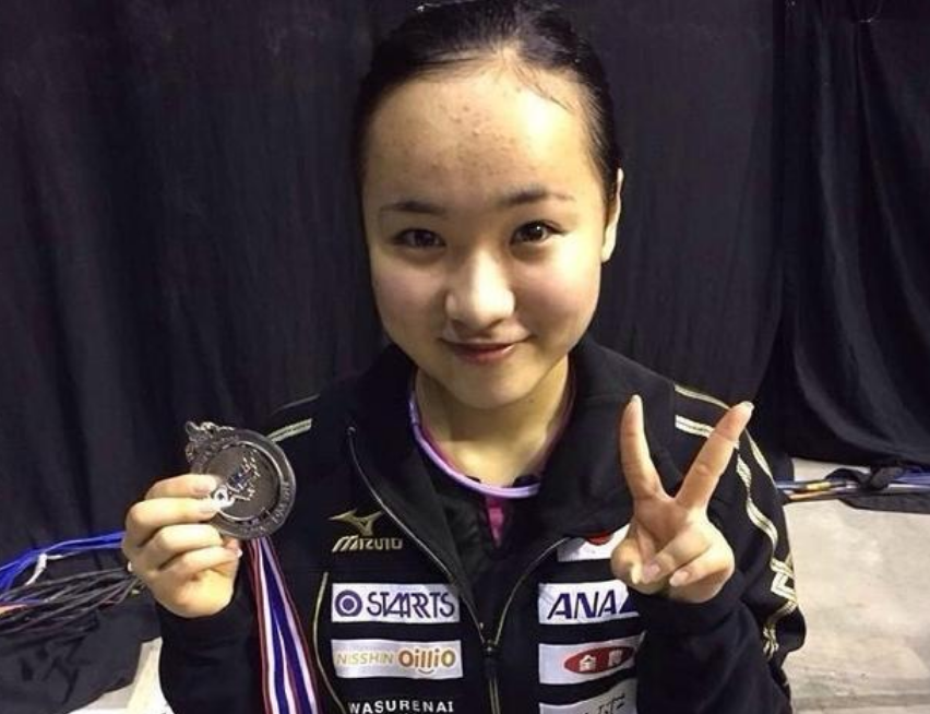 王楠|太凡尔赛了！张怡宁、王楠、李晓霞直播太好笑了