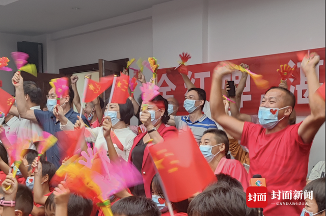 夺冠|全红婵父亲:拒收送上门的全部财物 冠军的家成网红打卡地