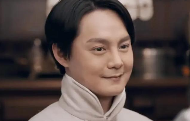 尹正|多次行程重合，尹正陈都灵疑似恋情曝光！网友：感觉差辈了