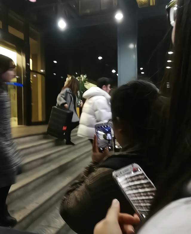 钱枫|举报性侵女生报警后 钱枫疑拜太岁 微博多次上线着急程度肉眼可见